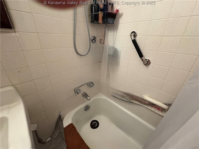1800 Roundhill Rd Unit 901, Charleston, WV 25304 - full bathroom with shower / tub combo