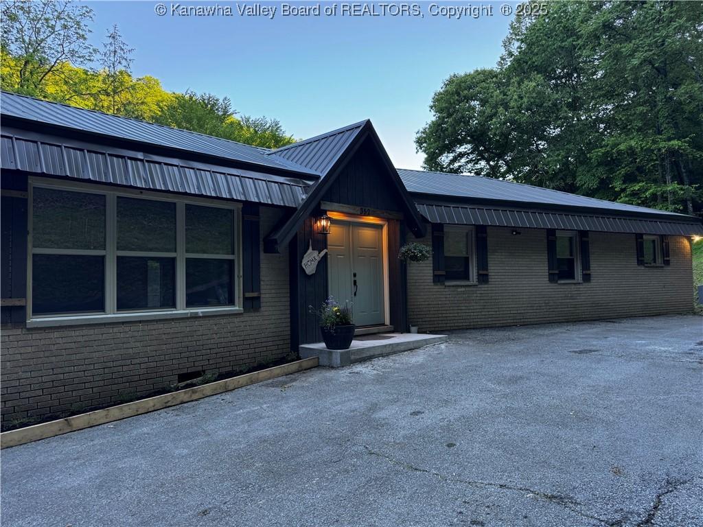 352 Hidden Valley Rd, Chapmanville, WV 25508 - photo 1