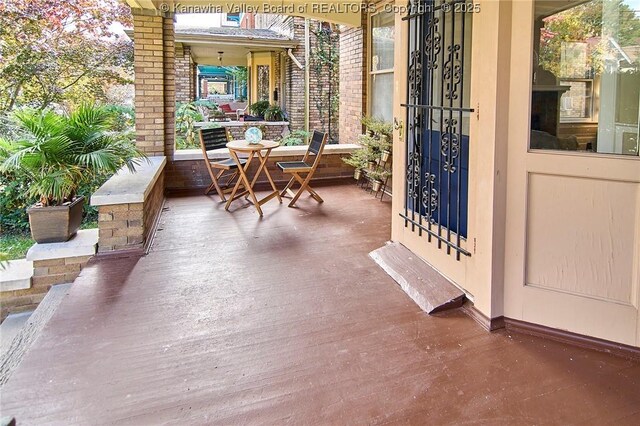 1505 Lee St E, Charleston, WV 25311 - view of patio