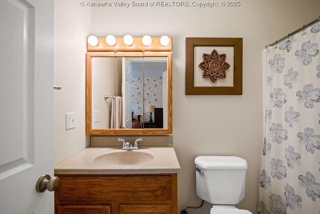16 Pinnacle Dr, Charleston, WV 25311 - full bathroom featuring vanity, toilet, and curtained shower