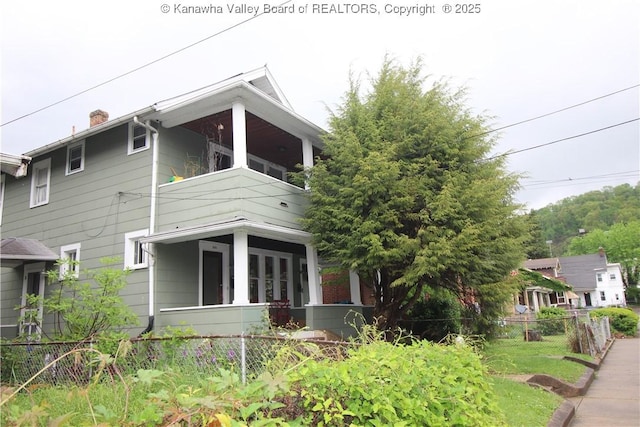 515 Maxwell St, Charleston, WV 25311 - view of front of house featuring a balcony