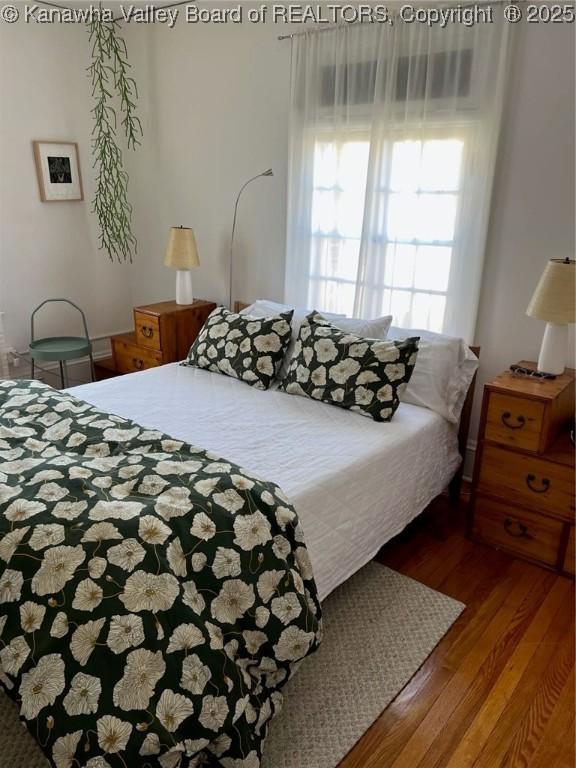 515 Maxwell St, Charleston, WV 25311 - bedroom featuring wood finished floors