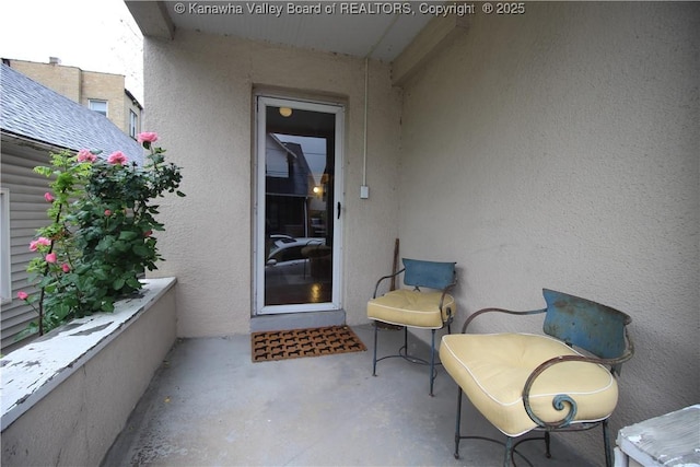 407 Carolina St, Charleston, WV 25311 - doorway to property with stucco siding
