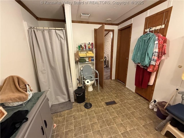 12 Brewster Dr, Chapmanville, WV 25508 - bathroom with a shower with curtain and crown molding