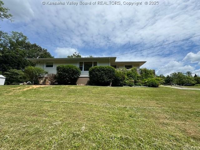 80 Flint Ln, Racine, WV 25165 - view of front of home with a front lawn