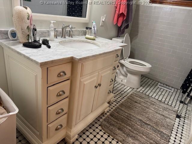 80 Flint Ln, Racine, WV 25165 - bathroom with vanity and toilet