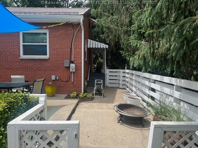 814 Skinner Dr, Saint Albans, WV 25177 - view of patio / terrace