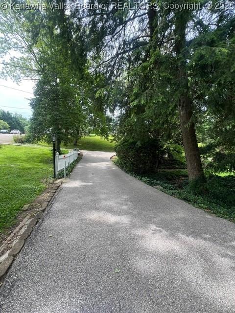 814 Skinner Dr, Saint Albans, WV 25177 - view of road