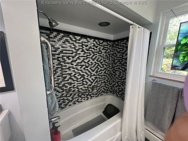 814 Skinner Dr, Saint Albans, WV 25177 - full bath with shower / tub combo with curtain