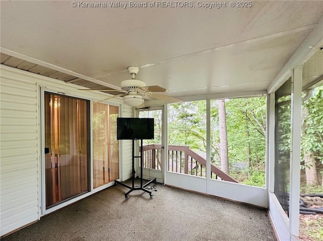 237 Pine Cir, Dunbar, WV 25064 - unfurnished sunroom featuring a ceiling fan