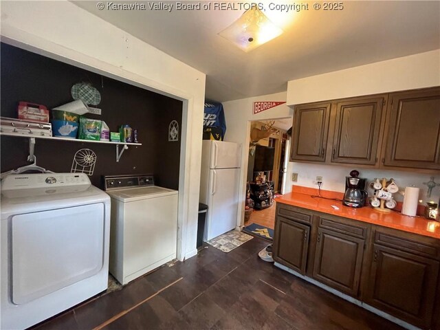 7966 Deepwater Mountain Rd, Kincaid, WV 25119 - laundry room featuring independent washer and dryer