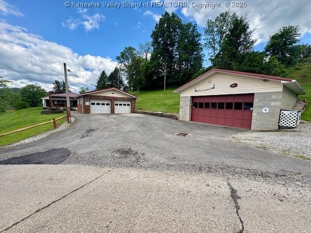 2011 Archibald Dr, Charleston, WV 25320 - view of detached garage