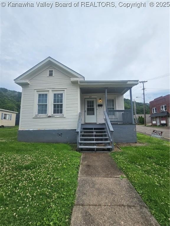 619 4th Ave, Montgomery, WV 25136 - photo 1