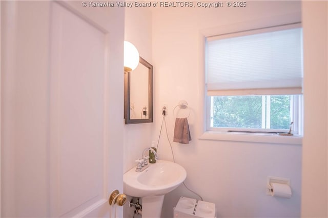 1418 Sweetbrier Rd, Charleston, WV 25314 - half bath with a sink