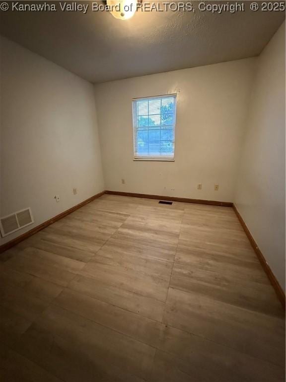 211 Geronimo Dr, Saint Albans, WV 25177 - empty room with baseboards