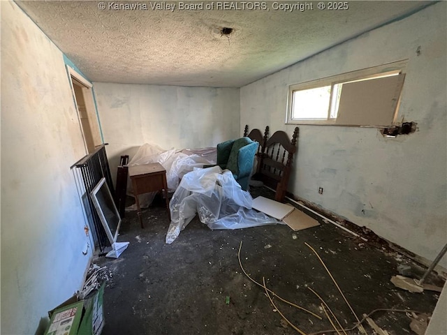 3211 Georges Dr, Saint Albans, WV 25177 - bedroom featuring a textured ceiling