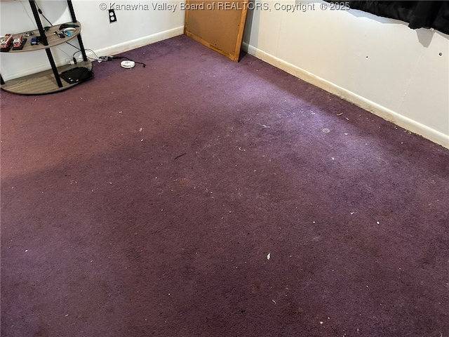 110 3rd Ave, Glasgow, WV 25086 - detailed view of baseboards and carpet