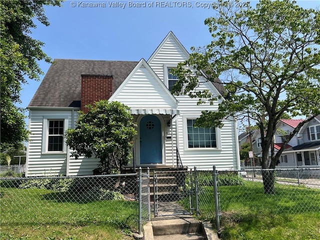 618 Hunt Ave, Charleston, WV 25302 - view of front of property featuring a shingled roof and a gate