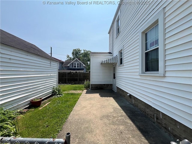 618 Hunt Ave, Charleston, WV 25302 - view of yard featuring a patio