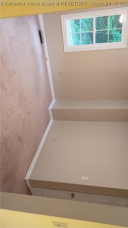 64 Haystack Ln, Charleston, WV 25311 - view of stairway