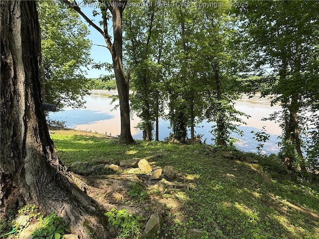 917 River Crest Ln, West Columbia, WV 25287