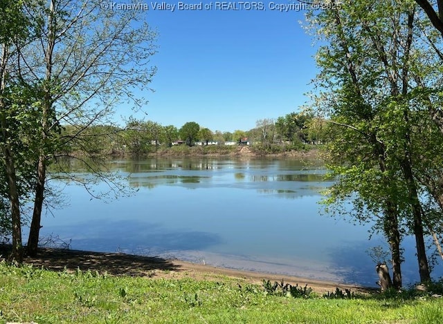 917 River Crest Ln, West Columbia, WV 25287
