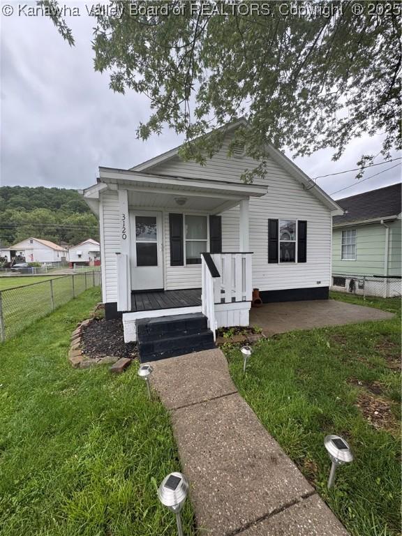 3120 5th Ave, Charleston, WV 25312 - view of front of property with a porch
