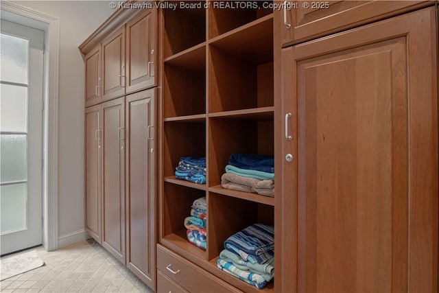 230 Quarry Rdg E, Charleston, WV 25304 - view of closet