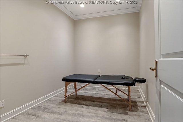 230 Quarry Rdg E, Charleston, WV 25304 - misc room with ornamental molding, wood finished floors, baseboards, and recessed lighting