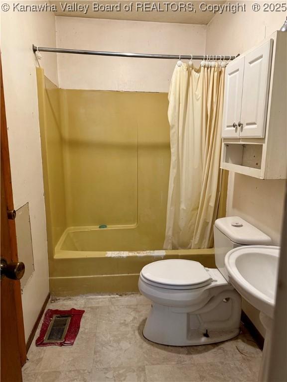 3112 Cicerone Rd, Charleston, WV 25320 - full bath featuring toilet and shower / tub combo