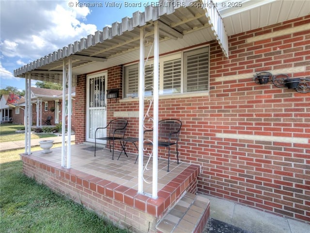 1911 Washington Ave, Saint Albans, WV 25177 - view of porch