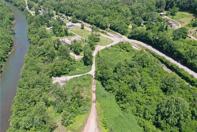 245 245 Way, Man, WV 25635