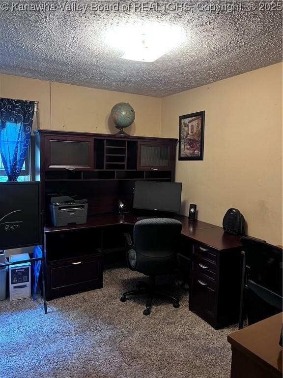 160 Davis St, Huntington, WV 25705 - carpeted office with a textured ceiling
