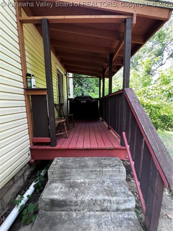 160 Davis St, Huntington, WV 25705 - view of wooden deck
