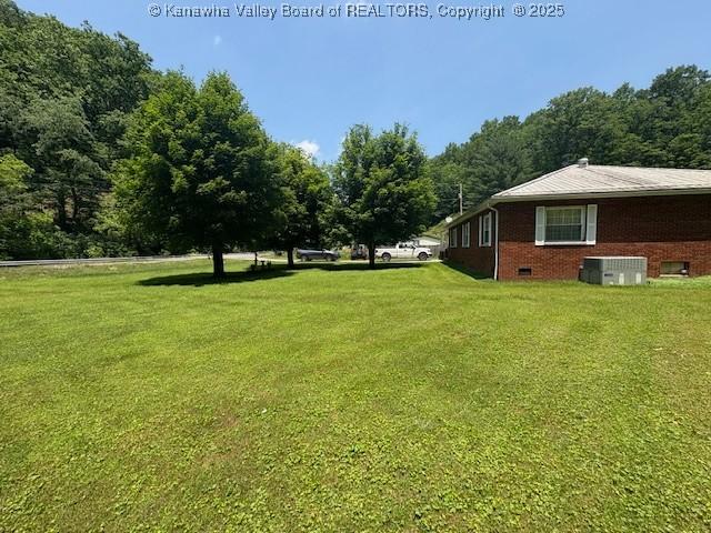 3202 Wallback Rd, Wallback, WV 25285 - view of green lawn