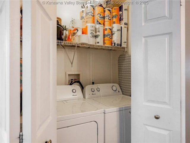 732 Jordan Pl, Nitro, WV 25143 - washroom featuring washer and clothes dryer