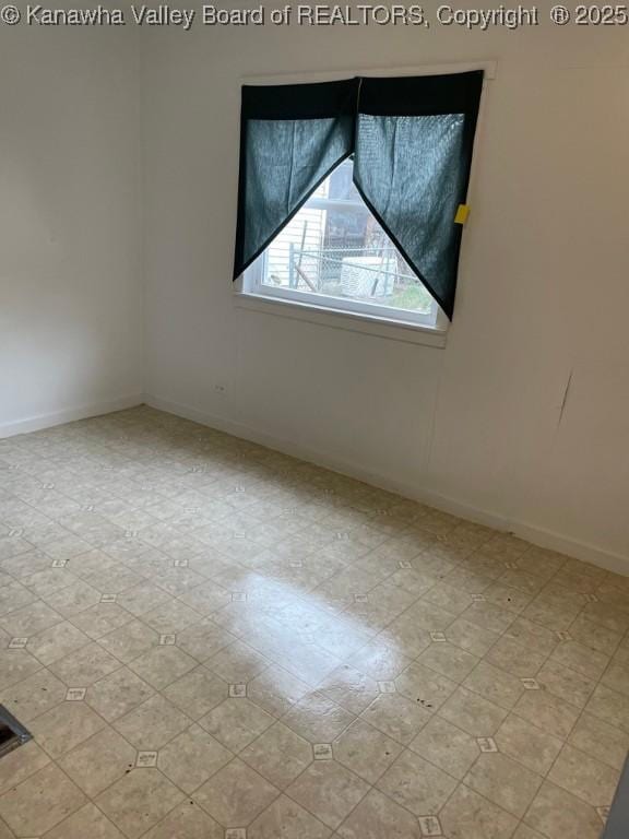 4208 Crede Dr, Charleston, WV 25302 - empty room with baseboards