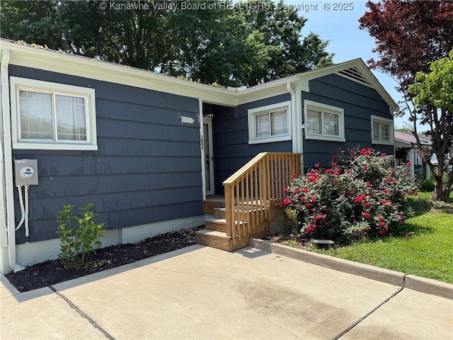 1524 Fenton Cir, Nitro, WV 25143 - property entrance featuring a patio area