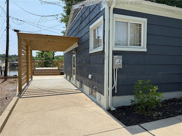 1524 Fenton Cir, Nitro, WV 25143 - view of side of property with crawl space