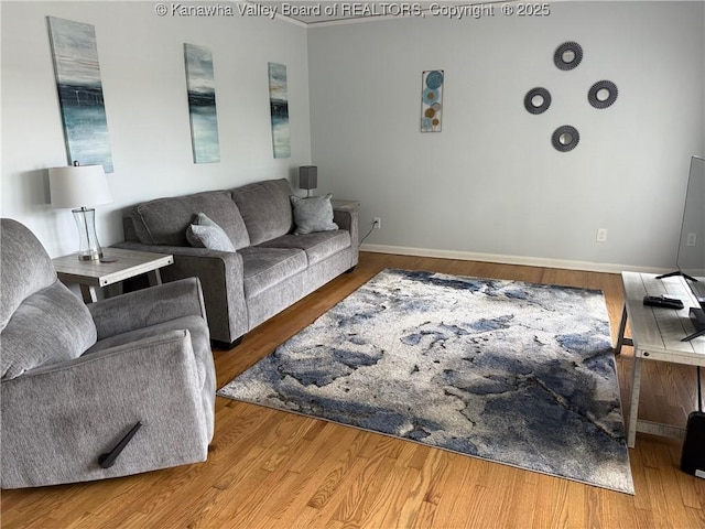 1524 Fenton Cir, Nitro, WV 25143 - living area with wood finished floors