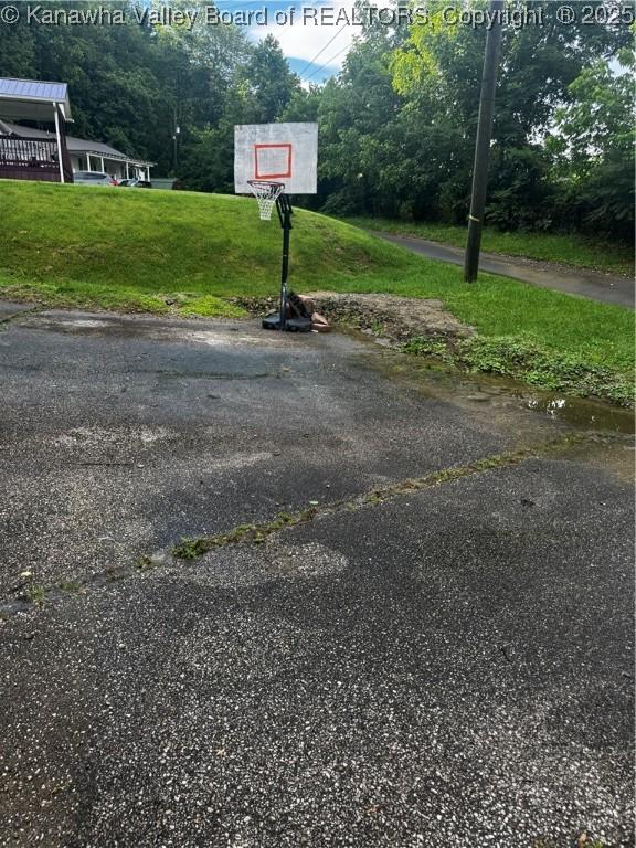969 Airport Rd, Chapmanville, WV 25508 - view of parking / parking lot