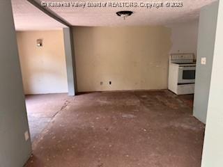 168 Harmon Rd, Charleston, WV 25314 - view of unfurnished living room