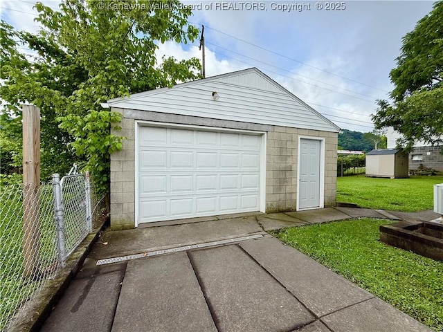 108 W Main St, Belle, WV 25015 - detached garage featuring driveway