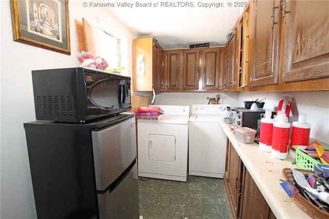 322 16th St, Dunbar, WV 25064 - washroom with washer and dryer