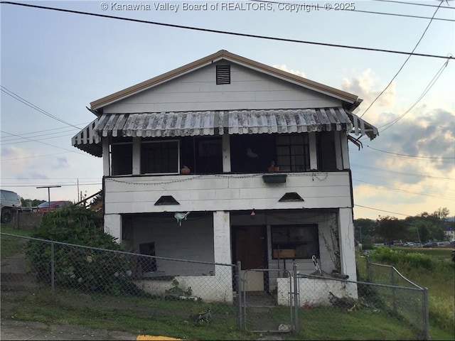 4428 Pennsylvania Ave, South Charleston, WV 25309 - view of front of property featuring a fenced front yard and a gate