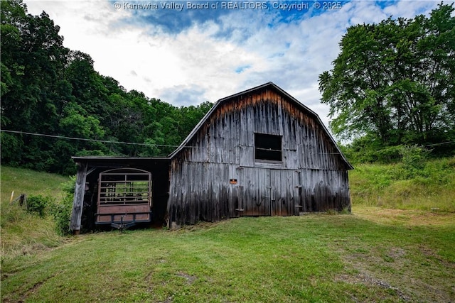 449 Lee Creek Rd, Culloden, WV 25510 - view of barn featuring a yard