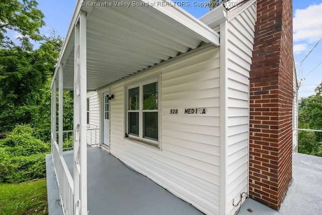 528 Medina St, Charleston, WV 25302 - view of patio