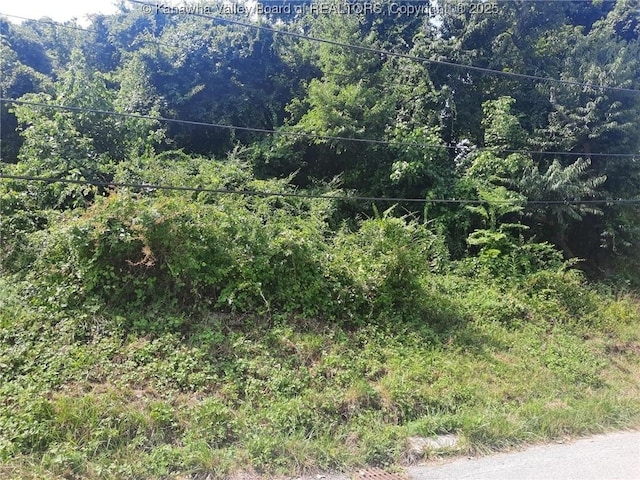 1413 Mountain Rd, South Charleston, WV 25303