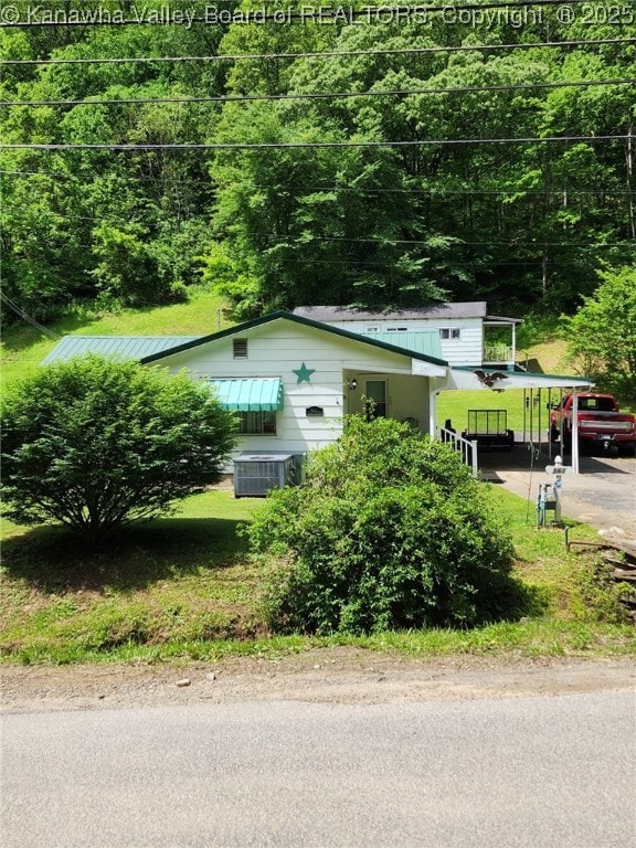 561 Harts Creek Rd, Verdunville, WV 25649 - photo 1