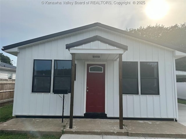 1112 Henrietta St, Ravenswood, WV 26164 - photo 8